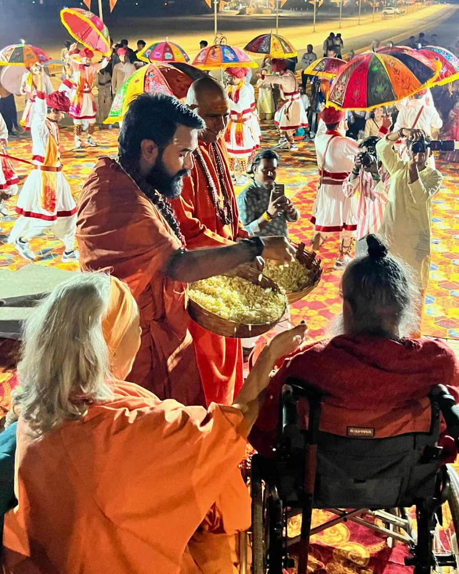 Beloved Gurudev, Shree Shree Vishwaguru Swami Maheshwarananda Ji at Holi celebrations OM Ashram Jadan.